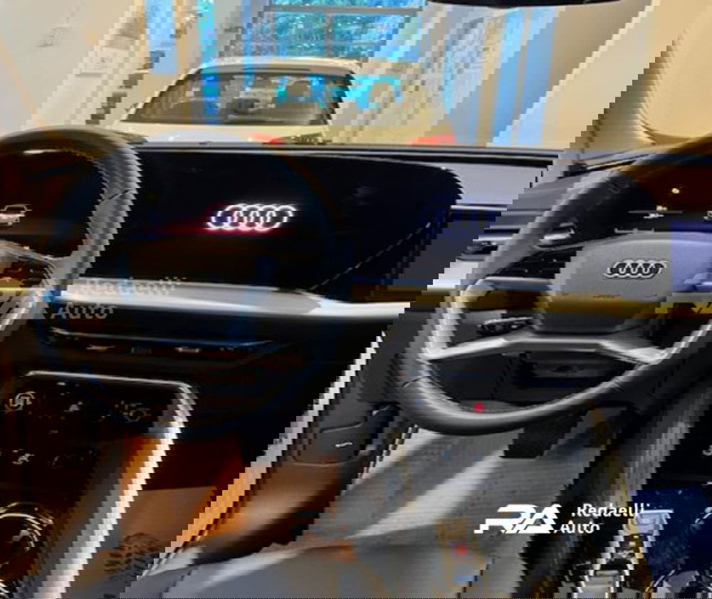 Audi Q5 nuova a Lecco (6)