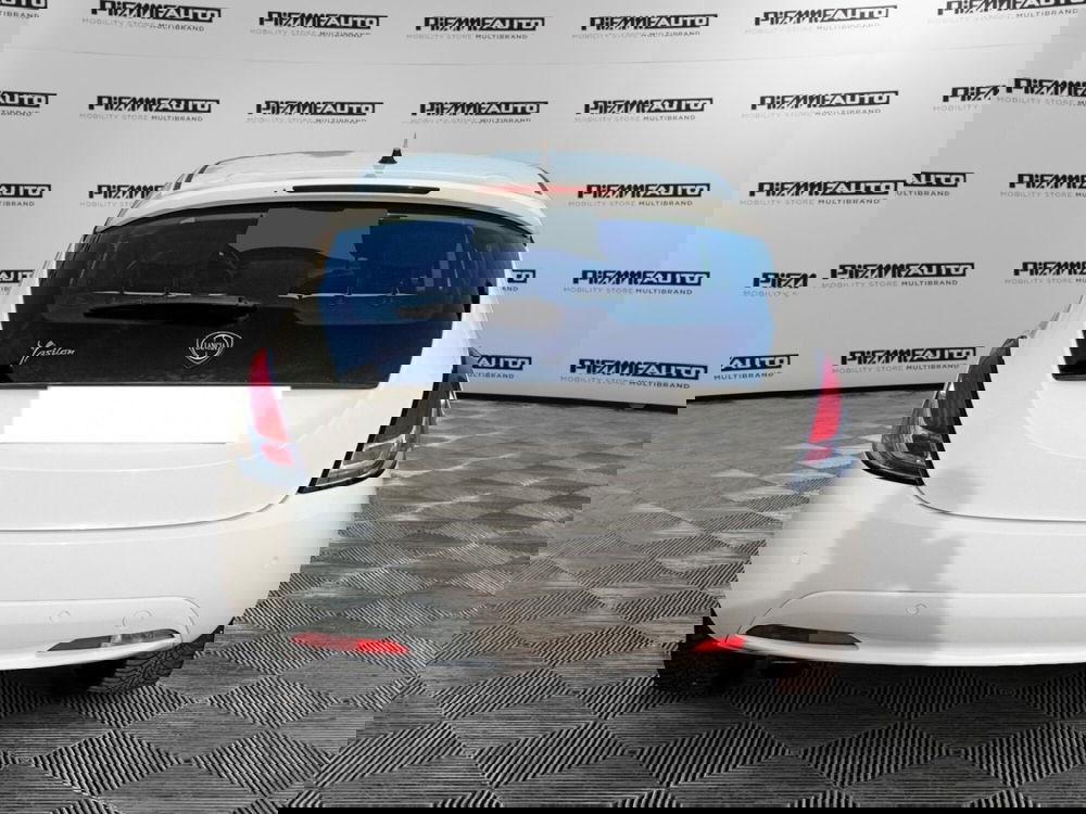 Lancia Ypsilon usata a Piacenza (4)