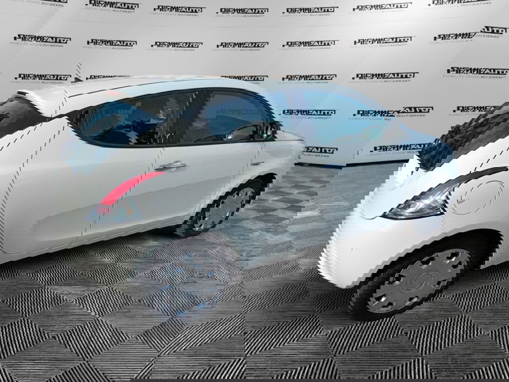 Lancia Ypsilon usata a Piacenza (6)