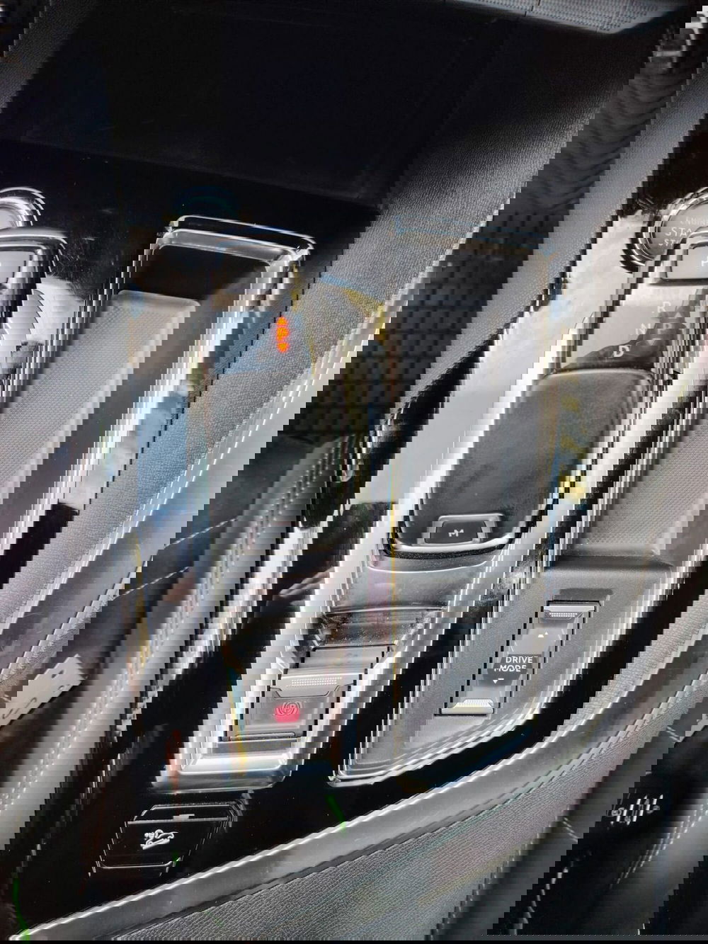 Peugeot 3008 usata a Massa-Carrara (15)