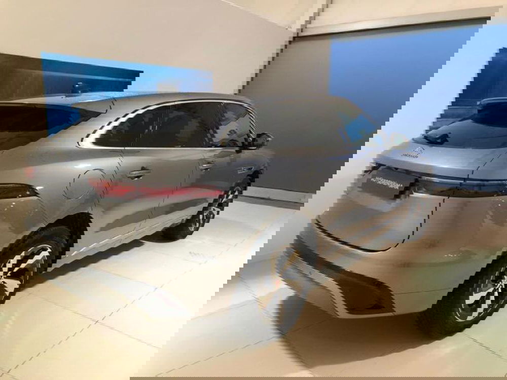 Jaguar F-Pace usata a Venezia (10)