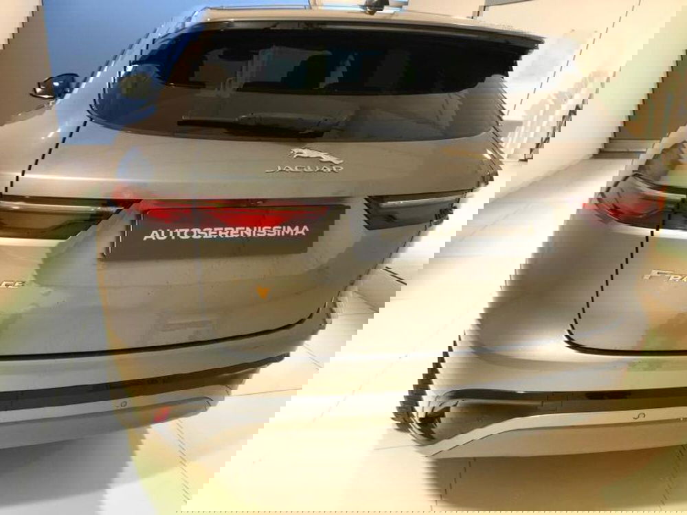 Jaguar F-Pace usata a Venezia (3)