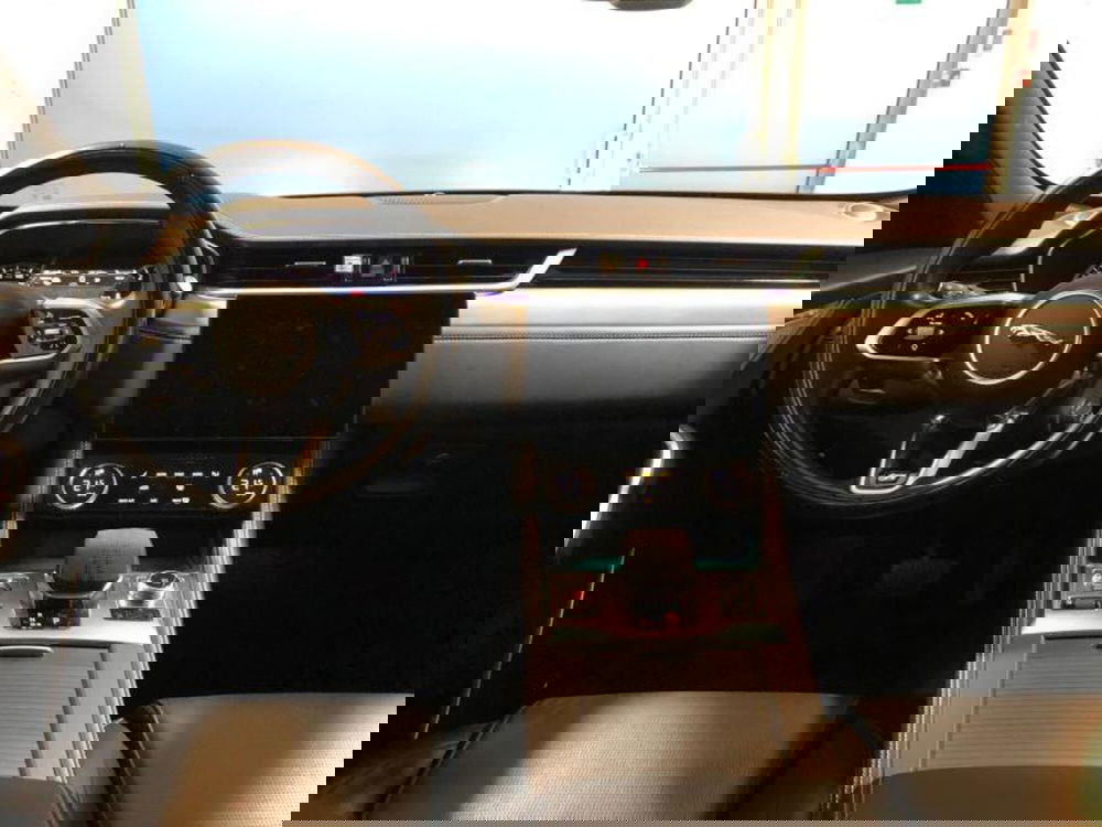 Jaguar F-Pace usata a Venezia (5)