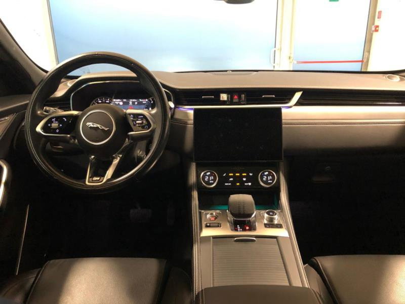 Jaguar F-Pace usata a Venezia (5)