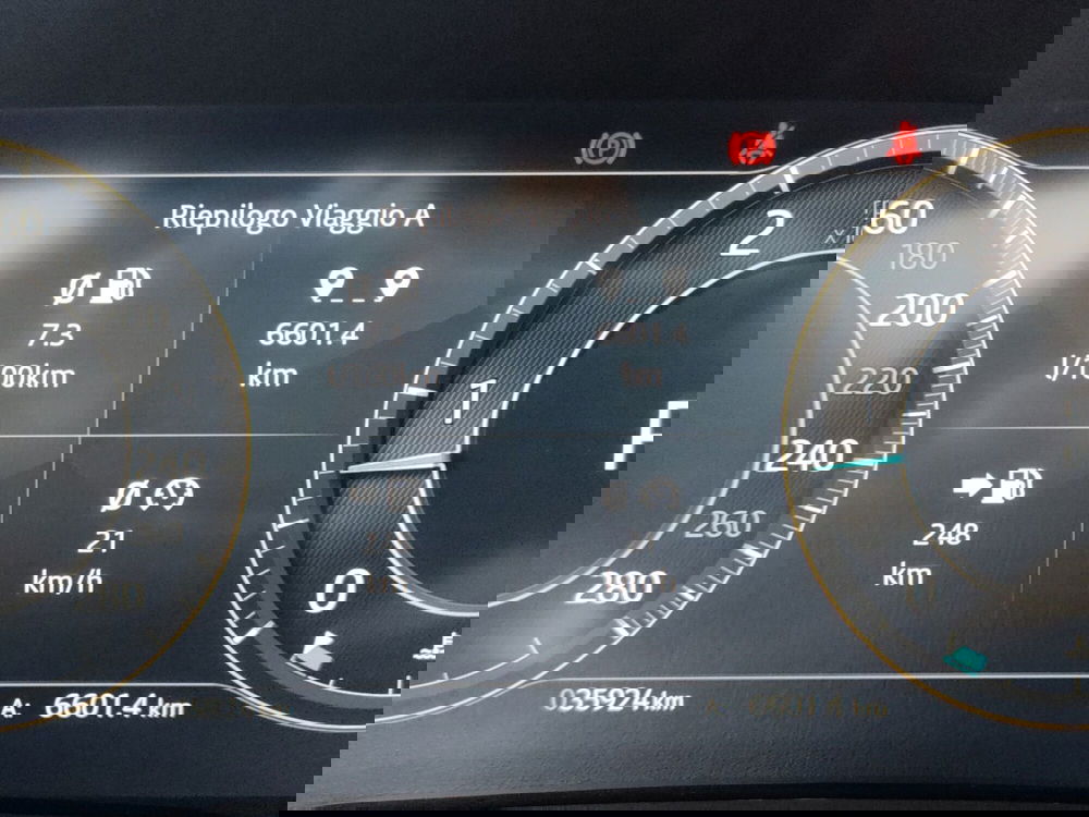 Jaguar E-Pace usata a Milano (10)
