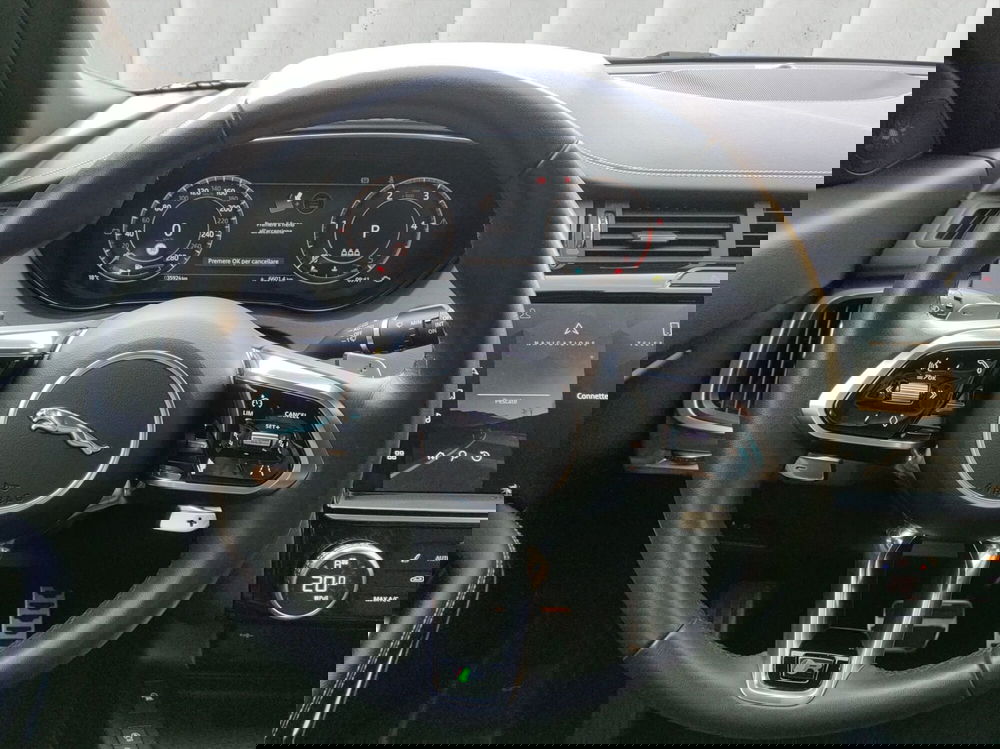 Jaguar E-Pace usata a Milano (12)