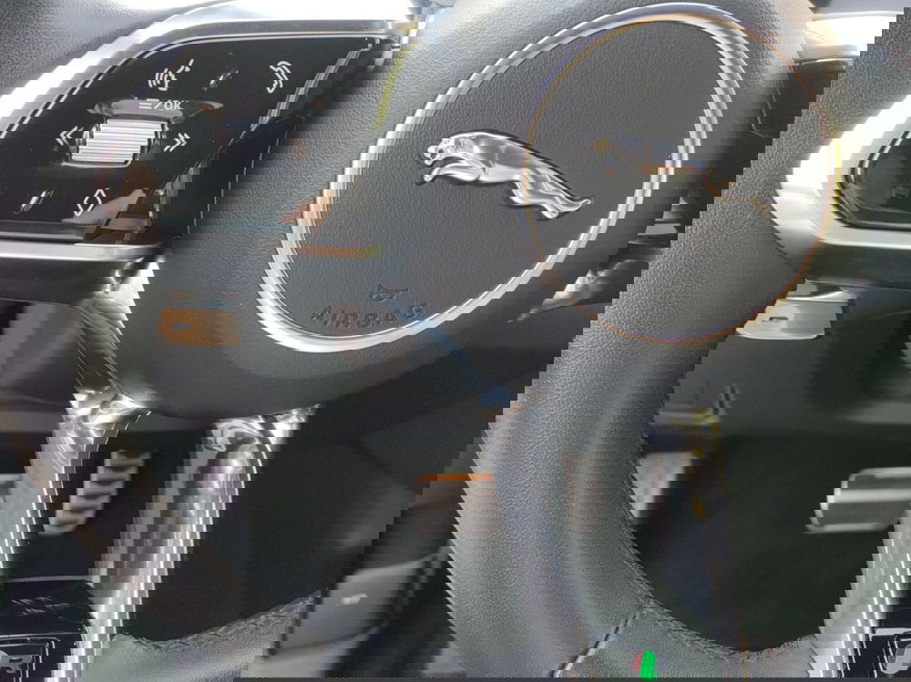 Jaguar E-Pace usata a Milano (13)