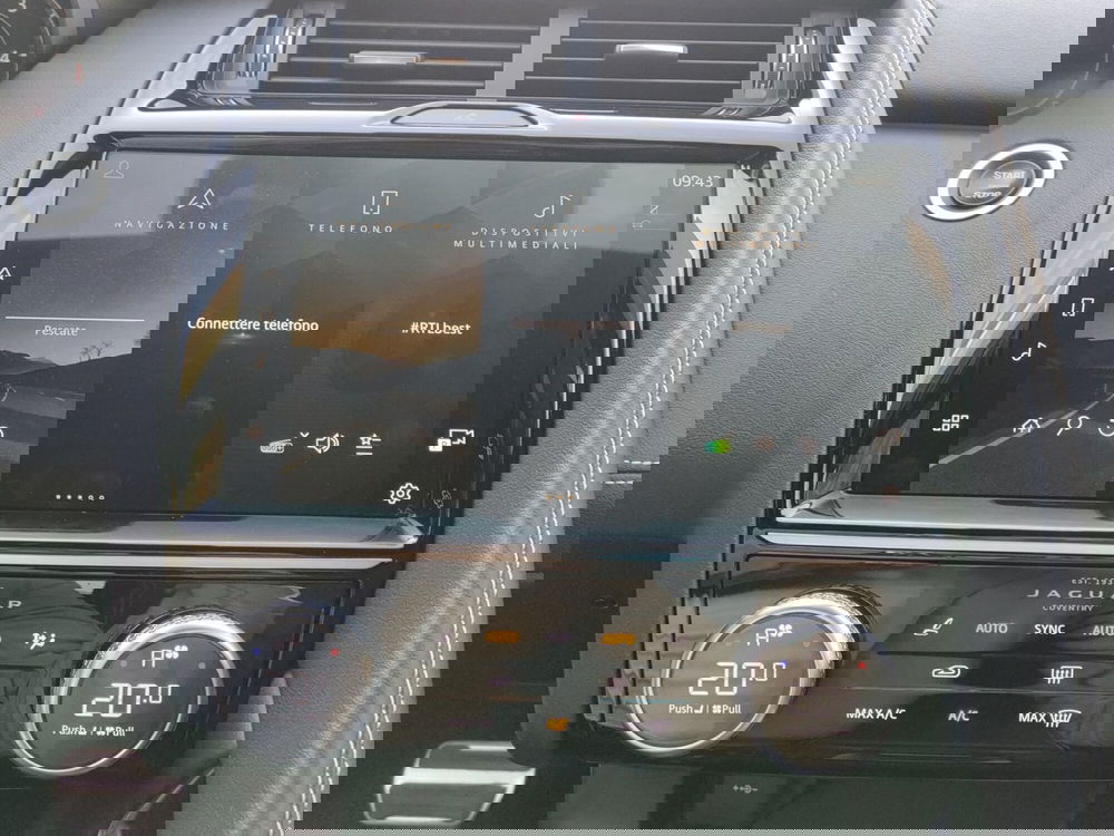 Jaguar E-Pace usata a Milano (15)