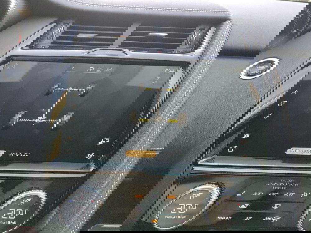 Jaguar E-Pace usata a Milano (18)