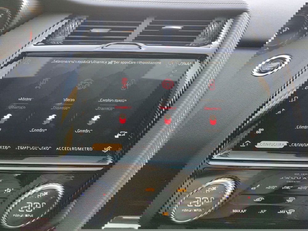 Jaguar E-Pace usata a Milano (19)