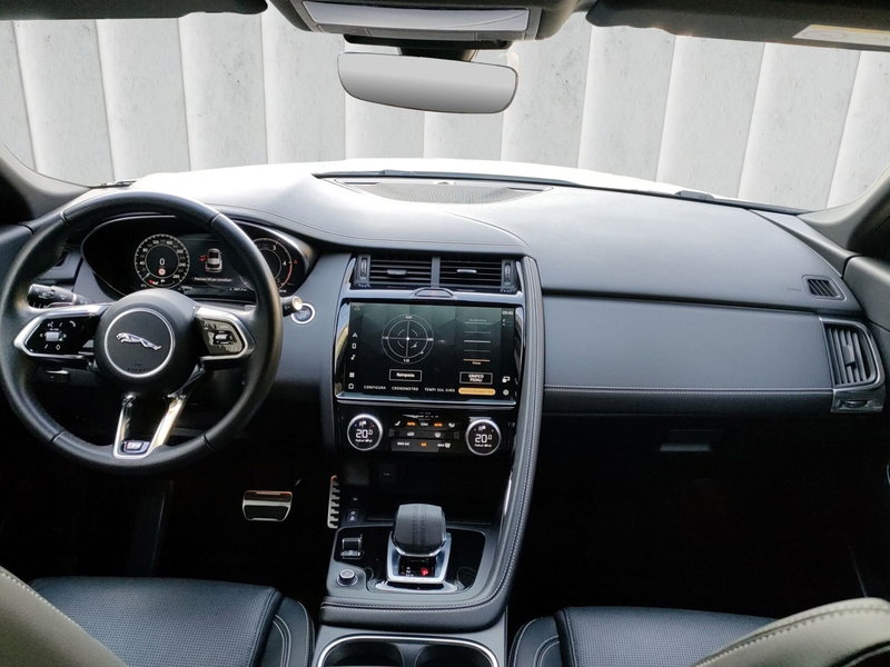 Jaguar E-Pace usata a Milano (4)