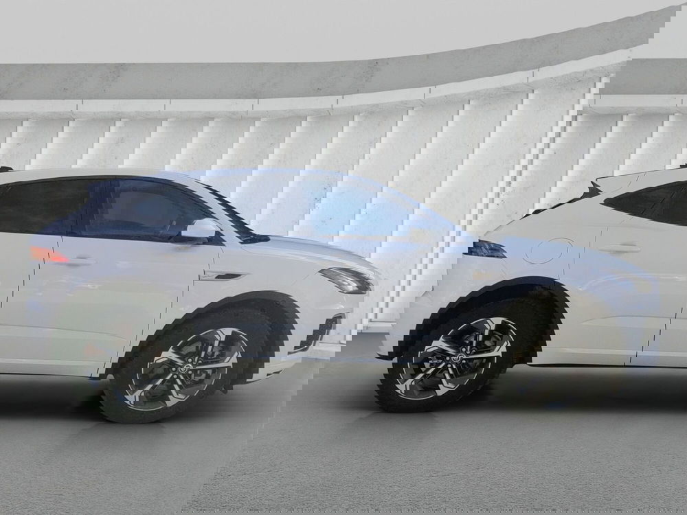 Jaguar E-Pace usata a Milano (6)