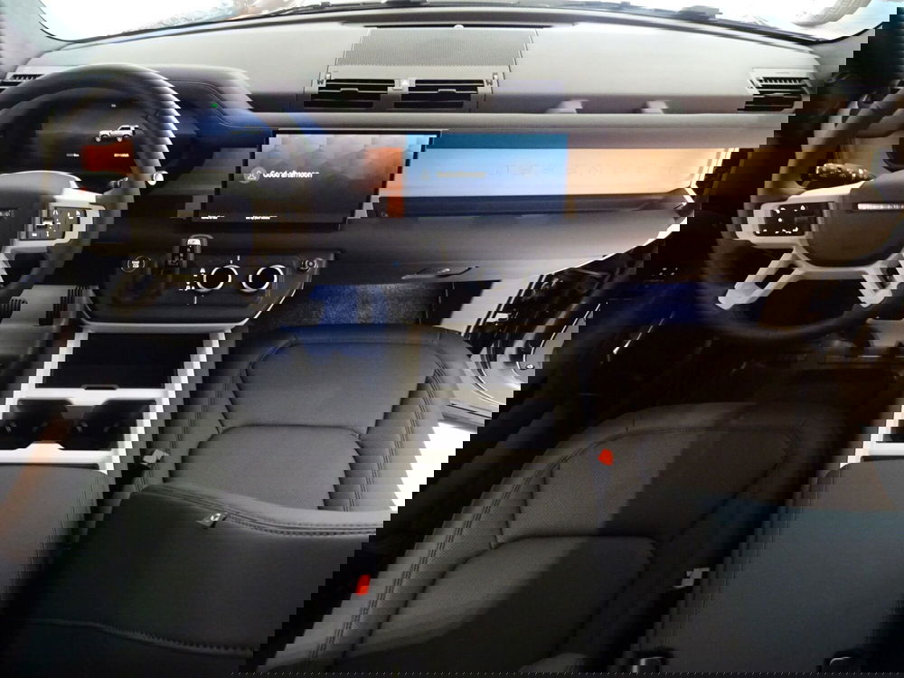 Land Rover Defender usata a Como (4)