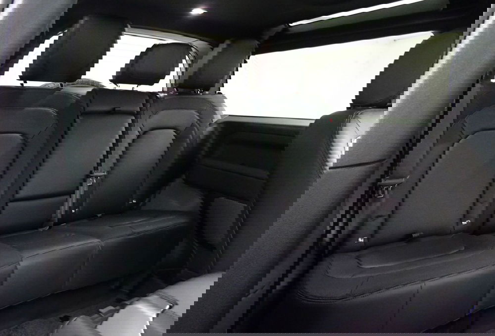 Land Rover Defender usata a Como (5)