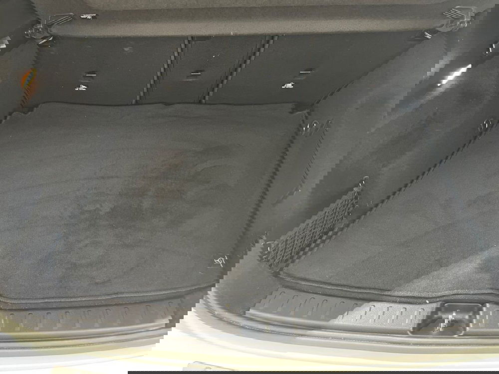 Mercedes-Benz GLA SUV usata a Napoli (10)