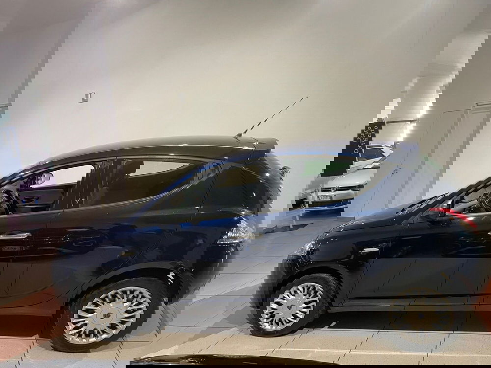 Lancia Ypsilon usata a Genova (2)