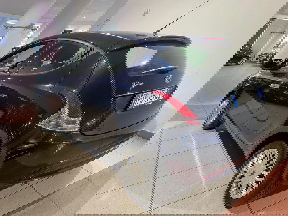 Lancia Ypsilon usata a Genova (3)