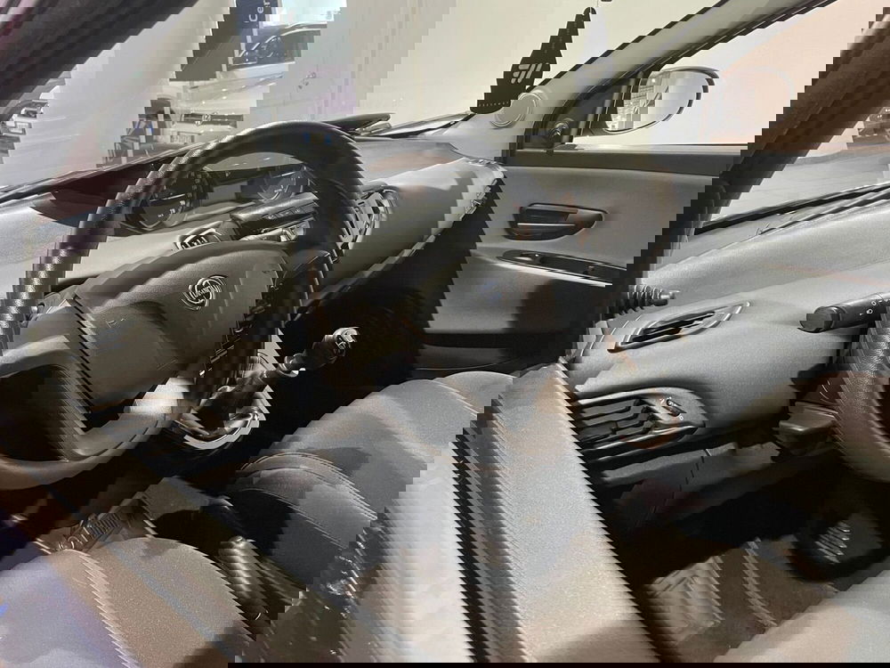 Lancia Ypsilon usata a Genova (8)