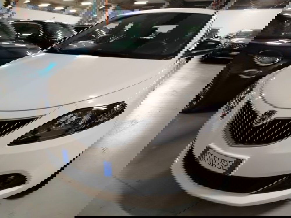 Lancia Ypsilon usata a Forlì-Cesena (2)
