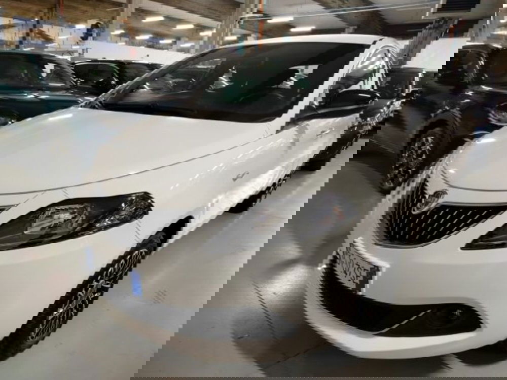 Lancia Ypsilon usata a Forlì-Cesena (3)