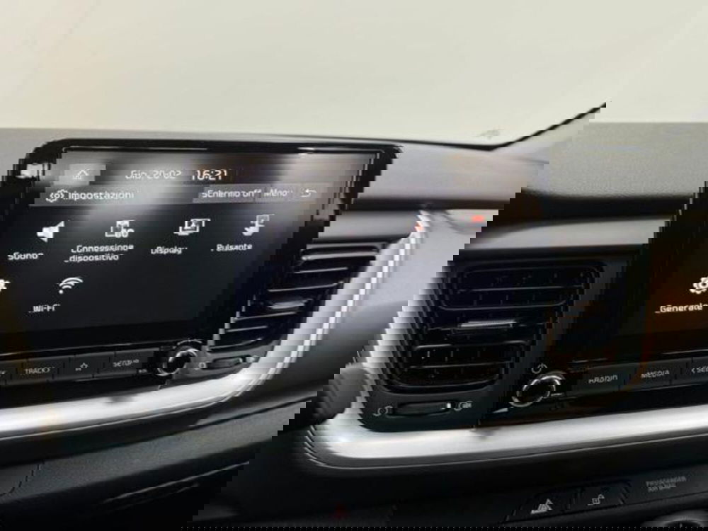 Kia Stonic usata a Como (12)