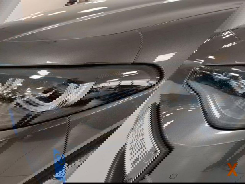 Alfa Romeo Giulia usata a Varese (4)