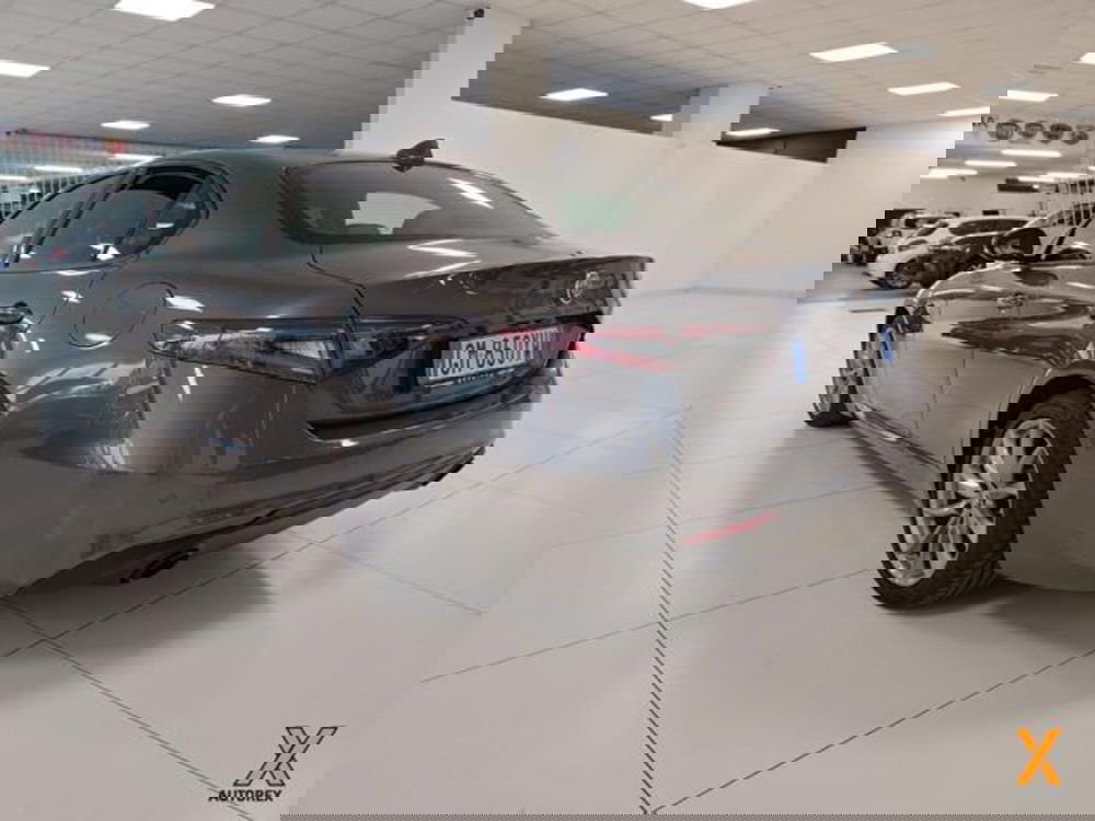 Alfa Romeo Giulia usata a Varese (9)