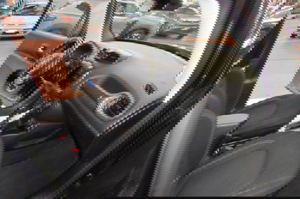 Jeep Renegade usata a Milano (14)