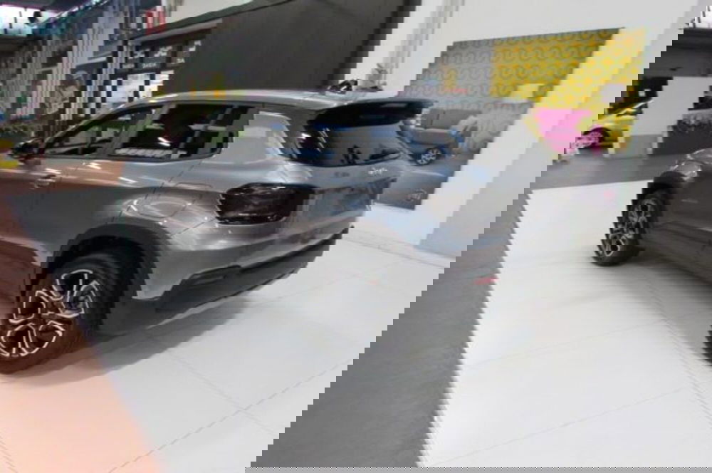 Jeep Avenger nuova a Milano (3)