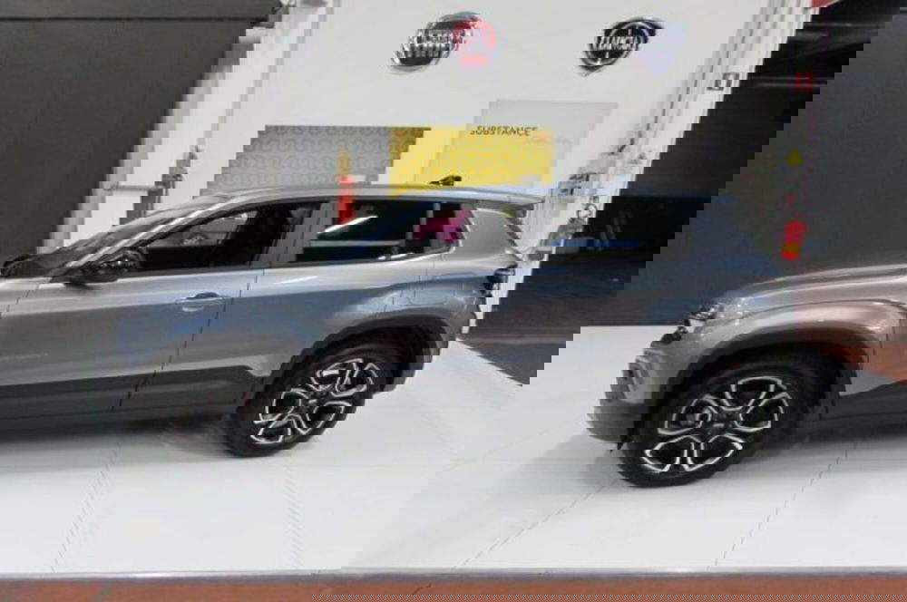 Jeep Avenger nuova a Milano (4)