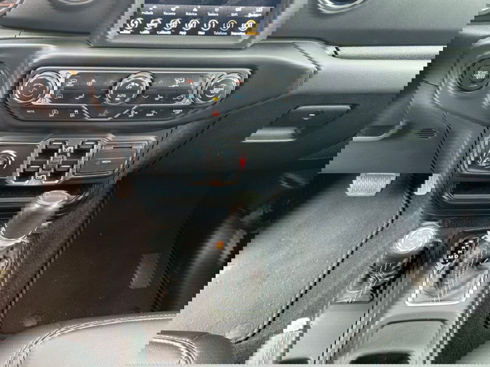 Jeep Gladiator usata a Verona (9)