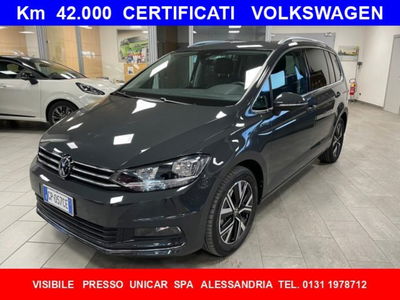 Volkswagen Touran 2.0 tdi Executive dsg del 2023 usata a Alba