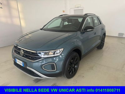 Volkswagen T-Roc 1.0 TSI Life del 2023 usata a Alba