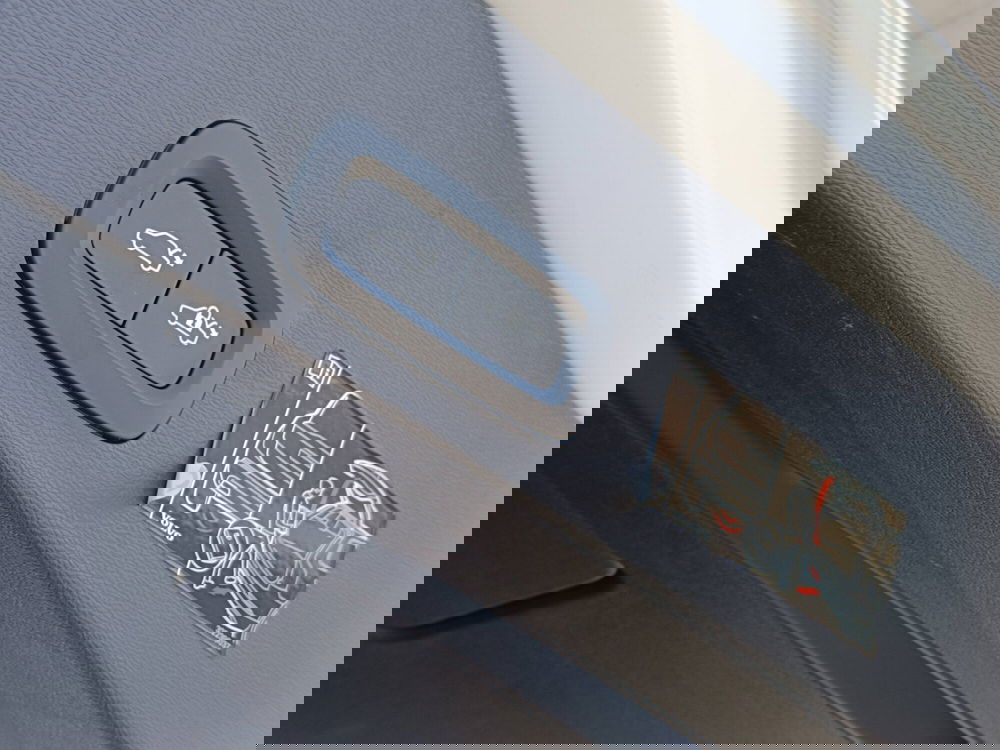 VOLVO Veicoli Commerciali XC40 usata a Ascoli Piceno (15)