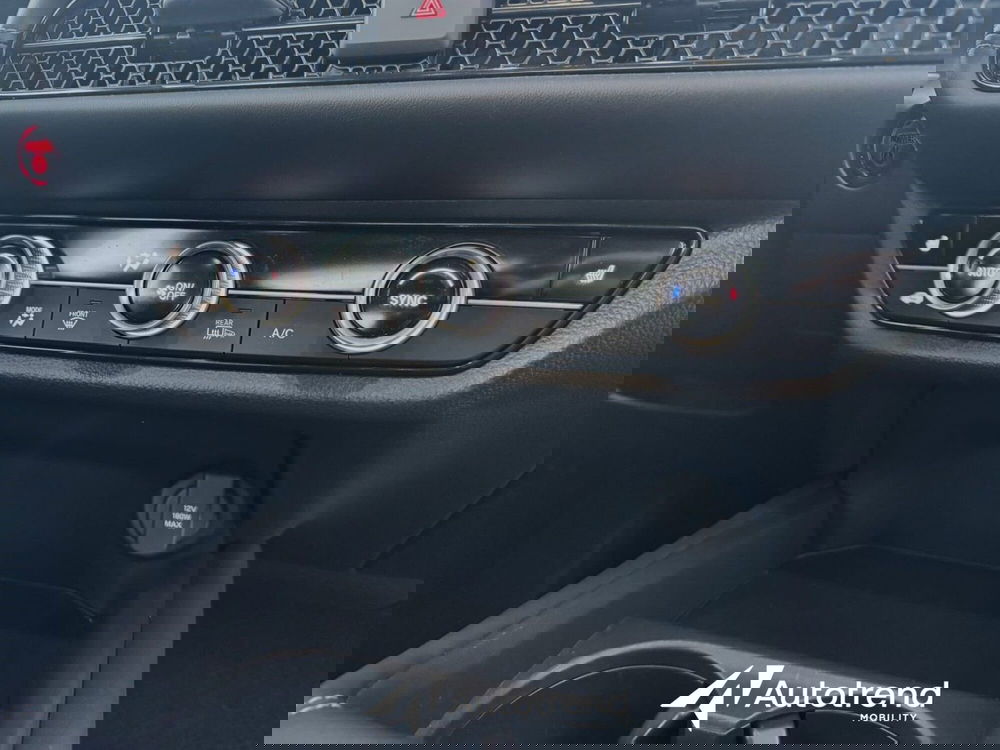 Honda ZR-V usata a Bari (11)