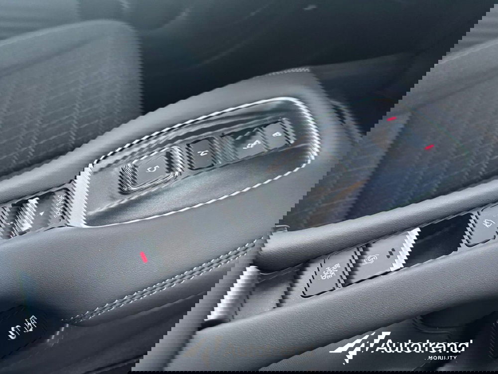 Honda ZR-V usata a Bari (12)