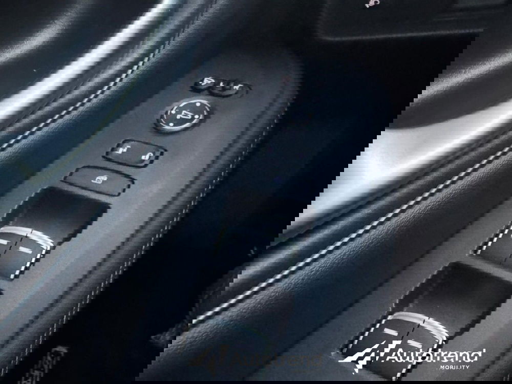 Honda ZR-V usata a Bari (13)