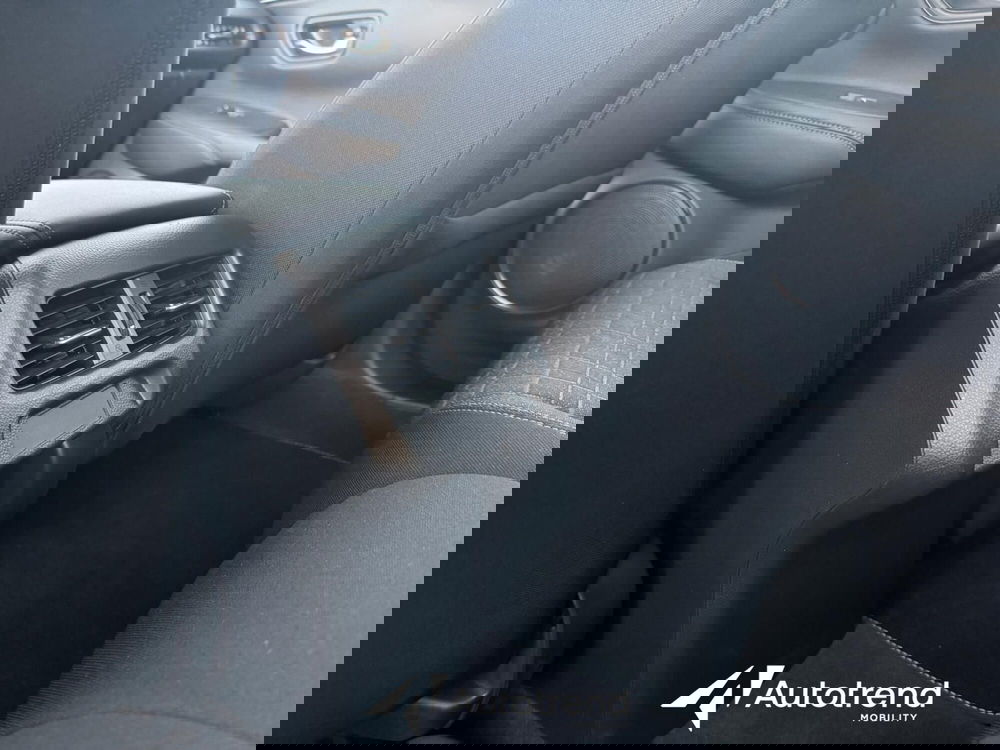 Honda ZR-V usata a Bari (15)