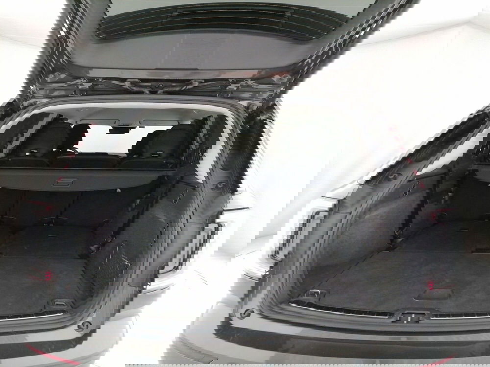 Volvo EX90 usata a Roma (11)