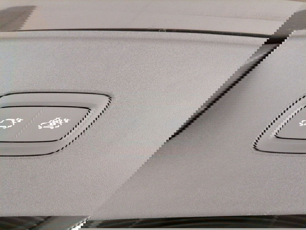 Volvo EX90 usata a Roma (12)