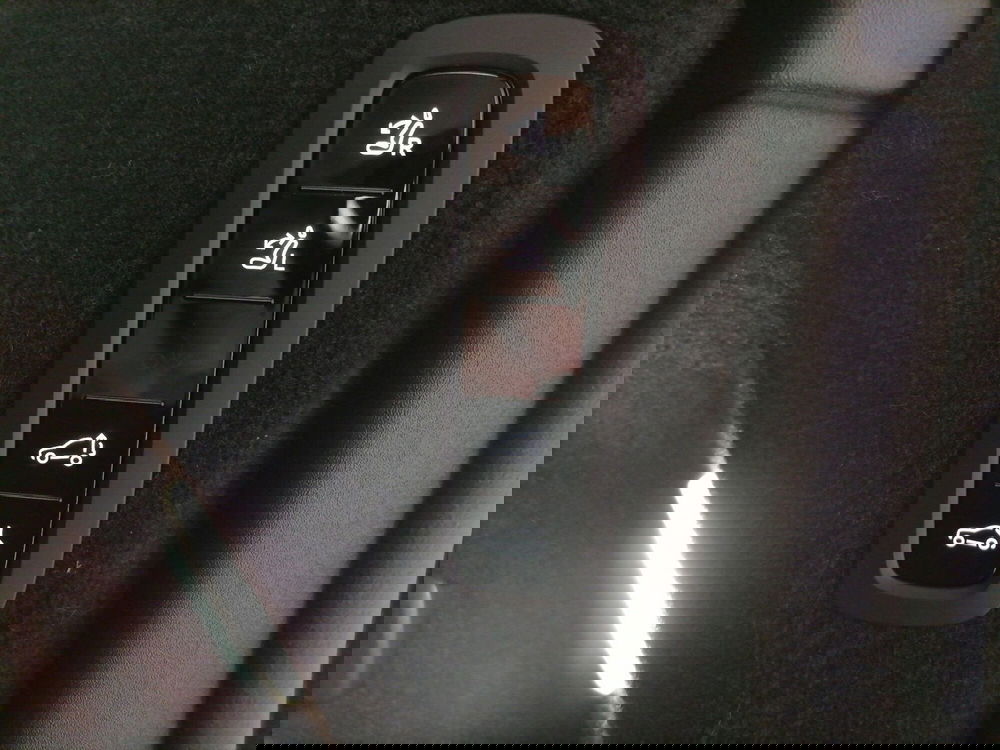 Volvo EX90 usata a Roma (13)