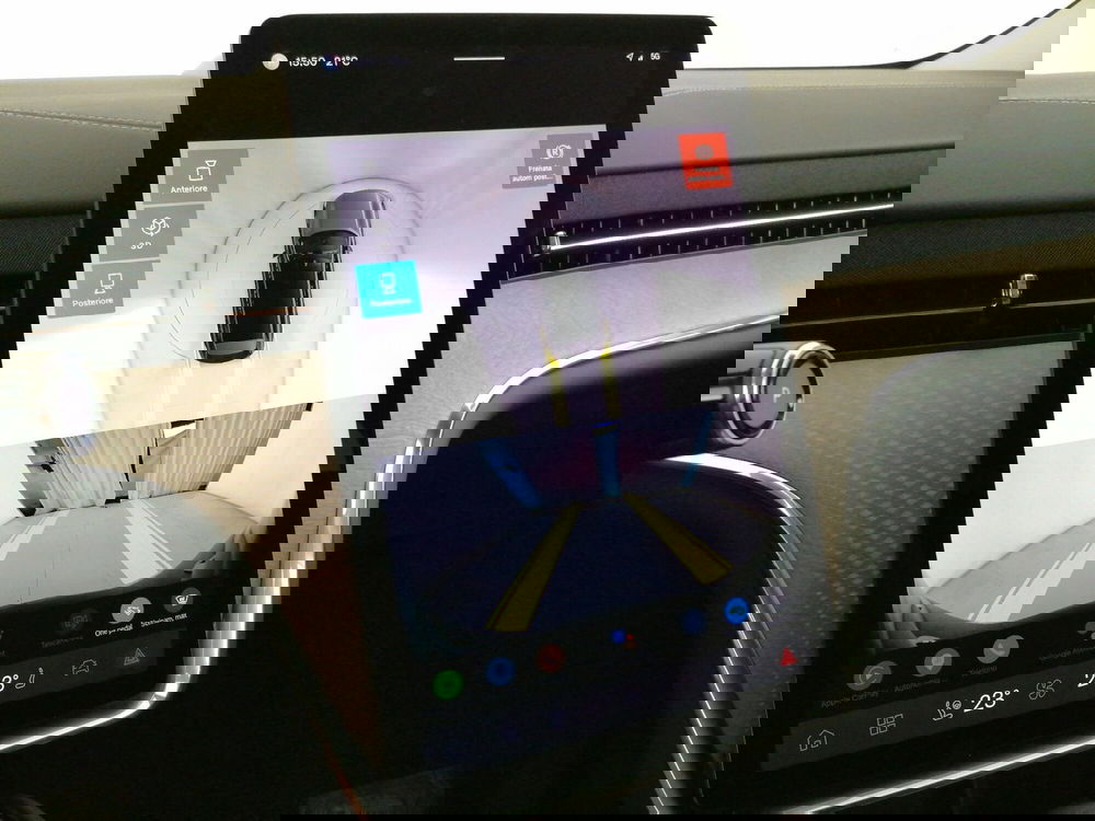 Volvo EX90 usata a Roma (19)