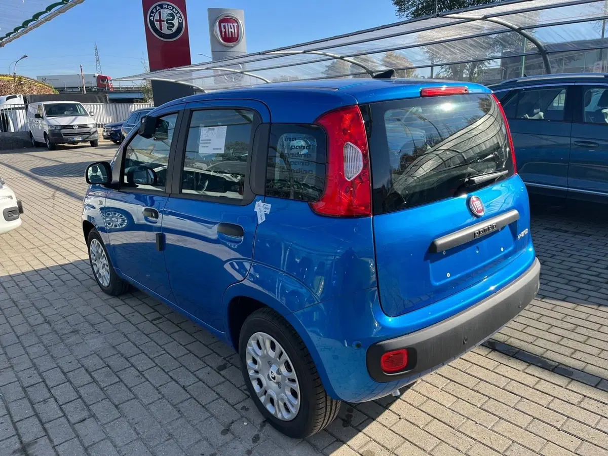 Fiat Panda nuova a Milano (7)