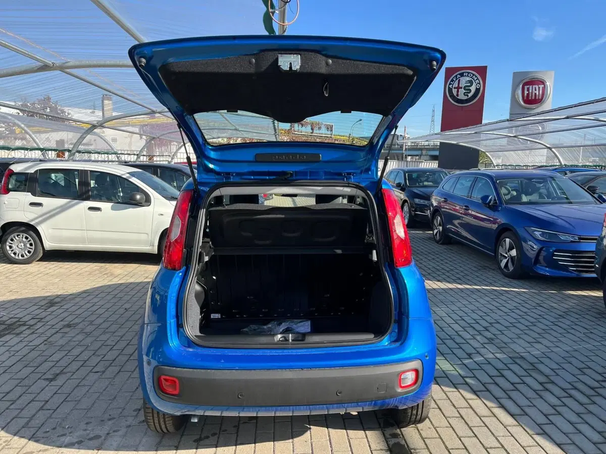 Fiat Panda nuova a Milano (9)
