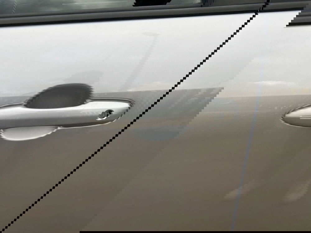 Toyota Yaris Cross nuova a Sassari (15)