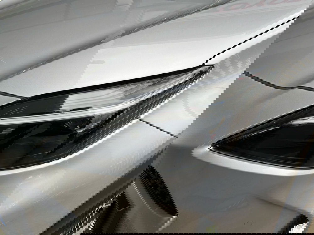 Toyota Yaris Cross nuova a Sassari (9)