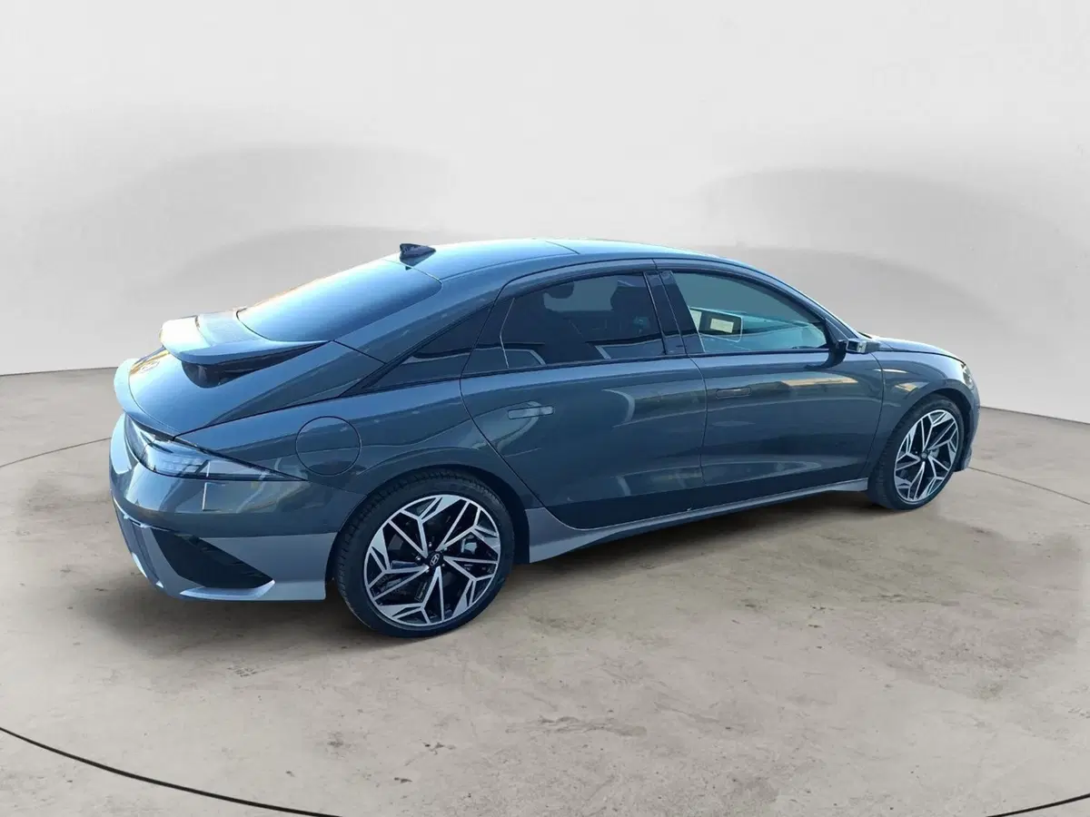 Hyundai Ioniq 5 usata a Macerata (7)