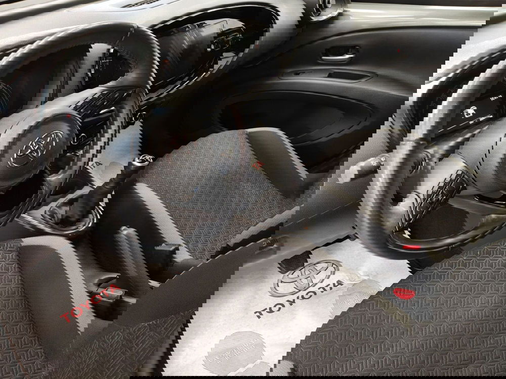Toyota Aygo X usata a Roma (13)