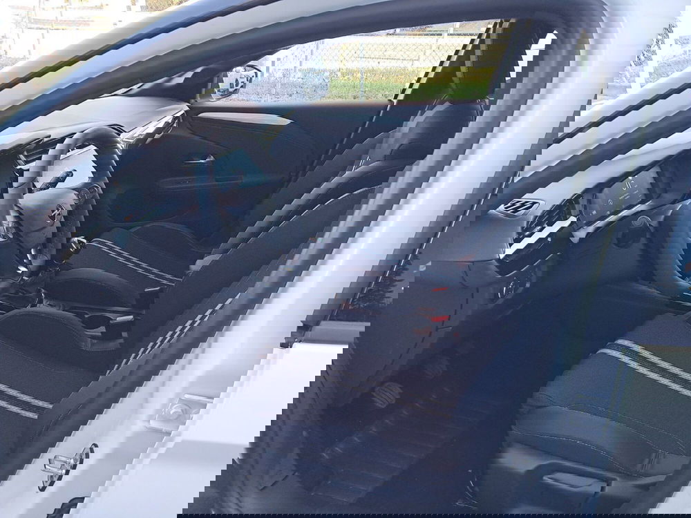 Opel Corsa nuova a Bologna (10)