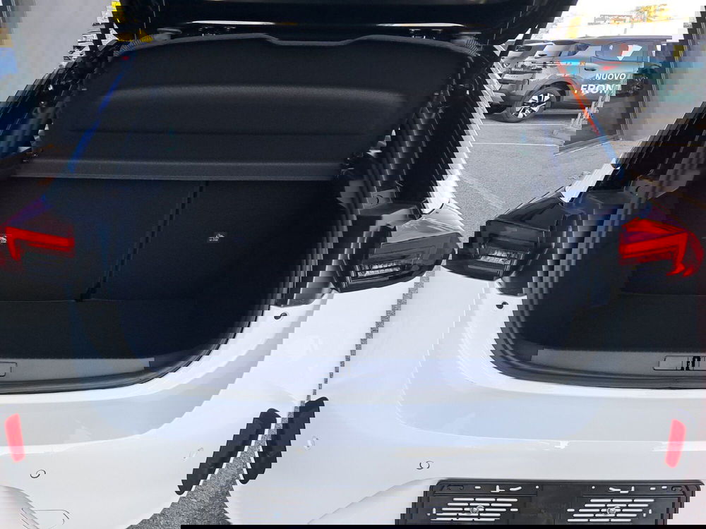 Opel Corsa nuova a Bologna (15)